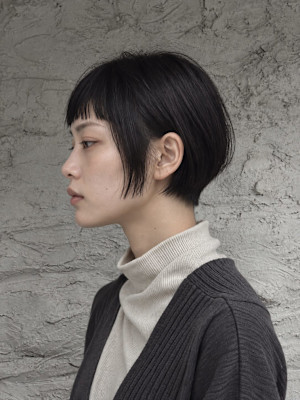 船橋・吉kici｜黒髪の耳かけベリーショート