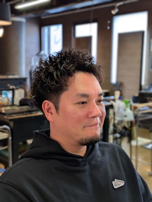 ツーブロックショートカルマヘアスリックバックジェットフェード