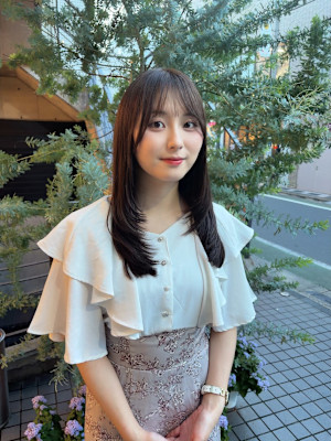 顔まわりレイヤーカット！赤み消しミントベージュ♪