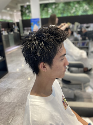 スパイキーショート黒髪メンズ