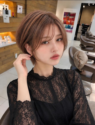 女性らしさの残るくびれショート