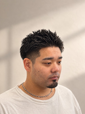 短くて動きが出る。スパイキーショート