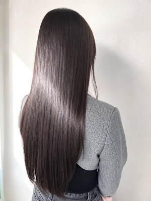 落ち着きのあるグレージュ系カラー