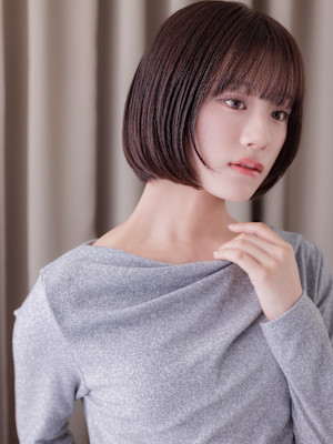 小顔シャギーカット大人ショートヘア黒髪ミニボブ20代30代