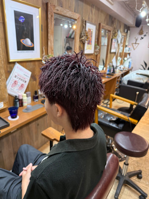 スパイキーショート×ワインレッド