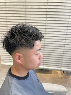 スキンフェードアップバング