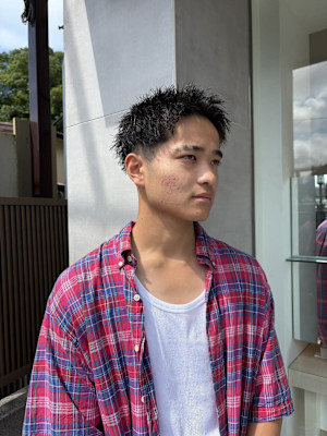 男らしさ際立つ！スパイキーショート