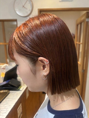 切りっぱなしボブ×ブリーチ無しオレンジカラー