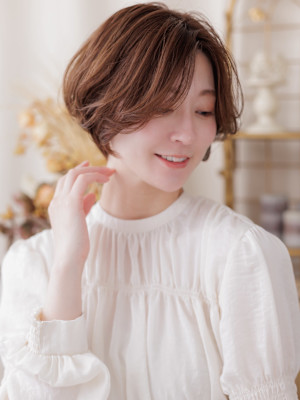 ひし形レイヤーボブ抜け感ヘーゼルベージュブリーチなし
