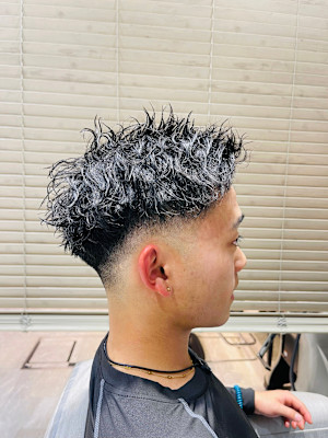黒髪フェードツイストスパイラル