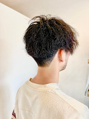 癖毛を活かすメンズパーマ　