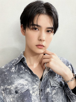 黒髪ショートカット×フェード◎大人韓国風