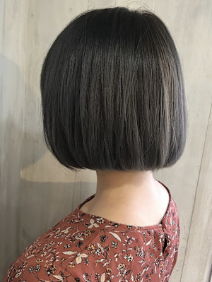 ミニボブ×グレージュ