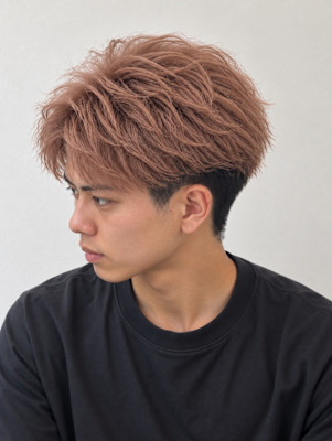 アップバング×ピンクベージュカラー