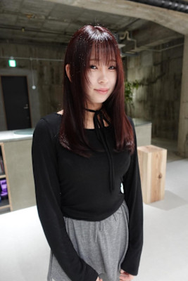 ピンクレッド×顔まわりレイヤーロング