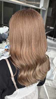 ミルクティーグレージュ×ゆる巻きロング