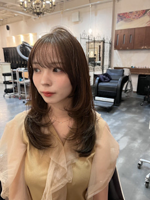 ベージュブラウン×顔まわりレイヤー