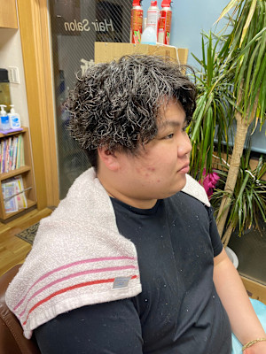 メンズサロン ヘアーサロン新華×スタイル