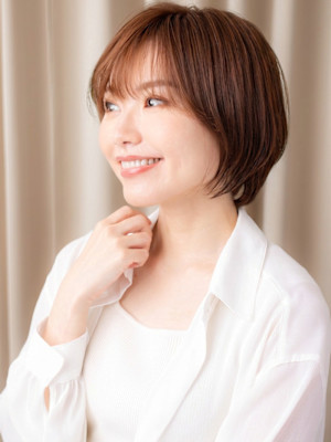 ハニーブラウン大人美人小顔マッシュショートボブ30代40代