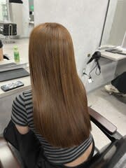 オリーブベージュカラー