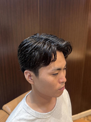 センターパートツーブロックスタイル