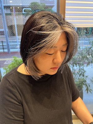 ヘアスタイルに溶け込むデザインカラー