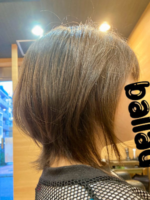 くびれのあるネオウルフカット