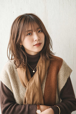 大人上品なニュアンスベージュ・セミディ