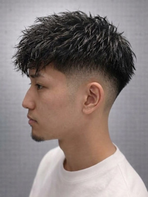 前下がりショート×フェードで創る、攻めのストリートスタイル