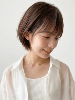 ショートボブ