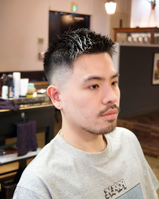 ツーブロックショートカルマヘアスリックバックジェットフェード
