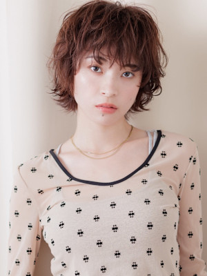 抜け感ウクラゲヘアハッシュウルフパーマくびれボブ20代30代