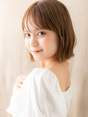 ミルクブラウンブリーチなし切りっぱなしくびれボブ20代30代