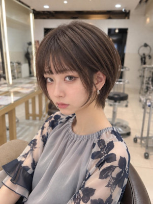 ワイドバングで大人モードくびれショート