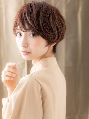 ミルクベージュ小顔丸み抜け感ナチュラルショート30代40代