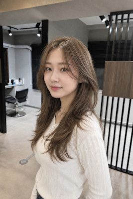 韓国風セミロング顔まわりレイヤー