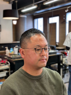 ツーブロックショートカルマヘアスリックバックジェットフェード