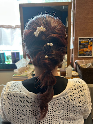 ポニーテールのヘアアレンジ