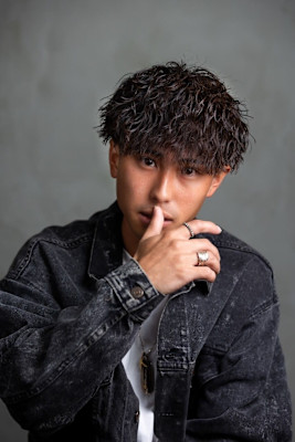 黒髪ショート×立体的な動き