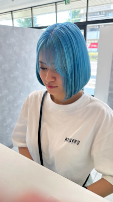 ペールブルー