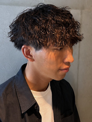 ツイストスパイラルパーマ ツーブロック メンズパーマ 20代