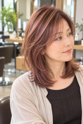 大人女性に似合う上品なピンク系白髪ぼかし