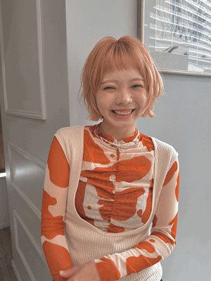 オン眉×コンパクトショートボブ