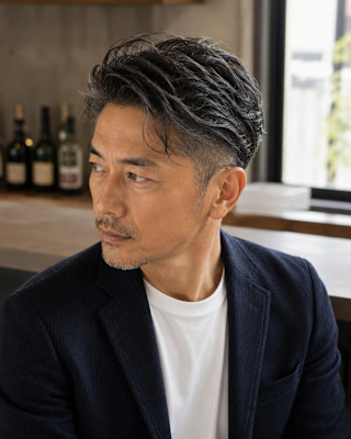 大人の色気を引き出す無造作パーマ