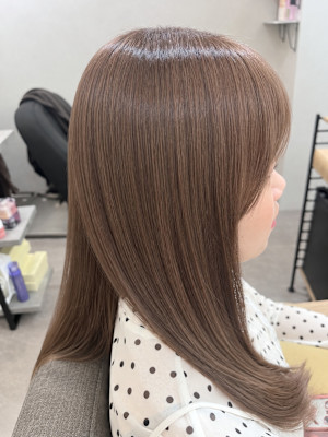 赤みを抑えたアッシュ系白髪染め
