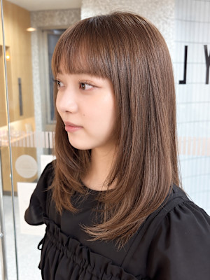 顔周りレイヤー 内巻きカール セミロング ショコラベージュ
