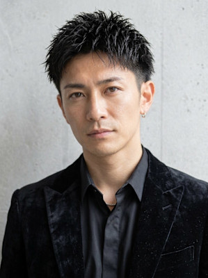 爽やか×大人な色気　ビジネスアップバングスタイル