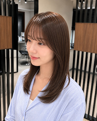 艶ブラウンのロングストレートレイヤー