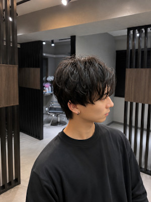 黒髪メンズショートのニュアンスパーママッシュヘアイメージ