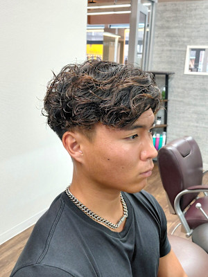 【メンズパーマ】波巻きスパイラル×刈り上げパートスタイル